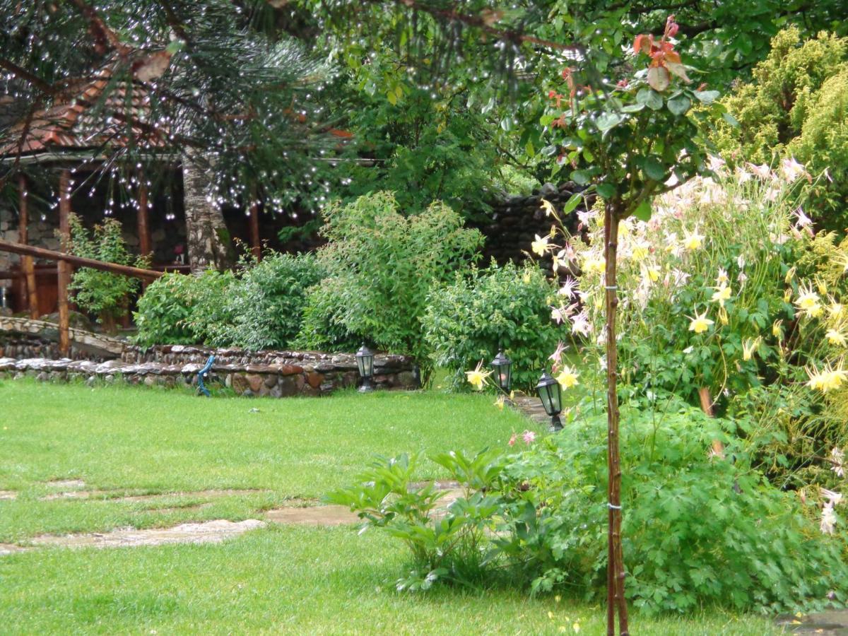 Bed and Breakfast Eco Garden Dilidschan Exterior foto