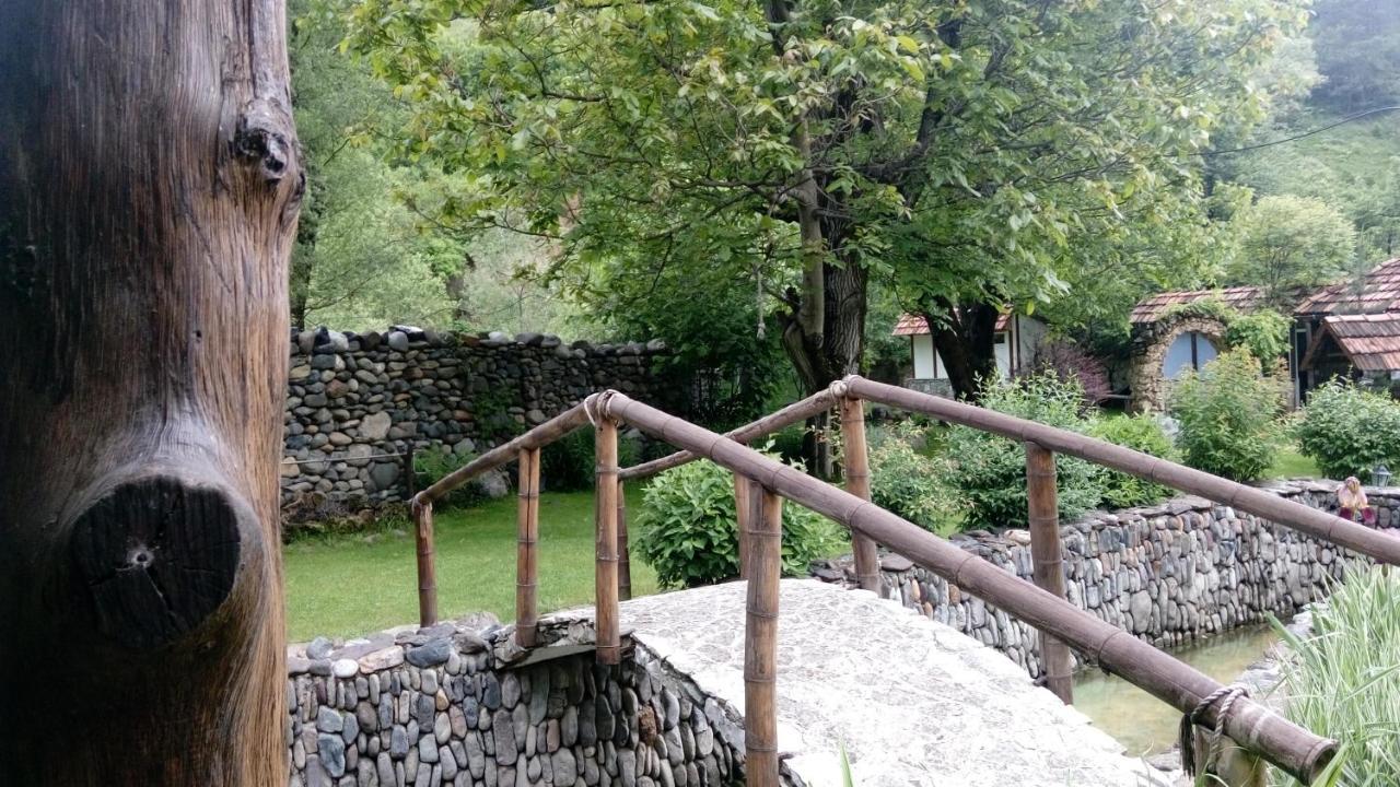 Bed and Breakfast Eco Garden Dilidschan Exterior foto