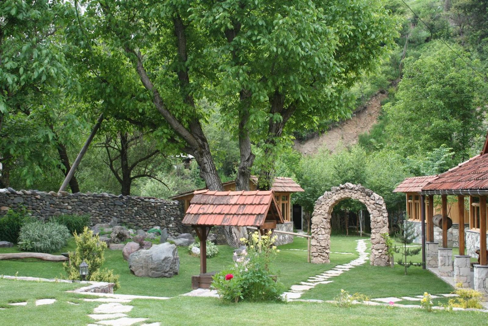 Bed and Breakfast Eco Garden Dilidschan Exterior foto