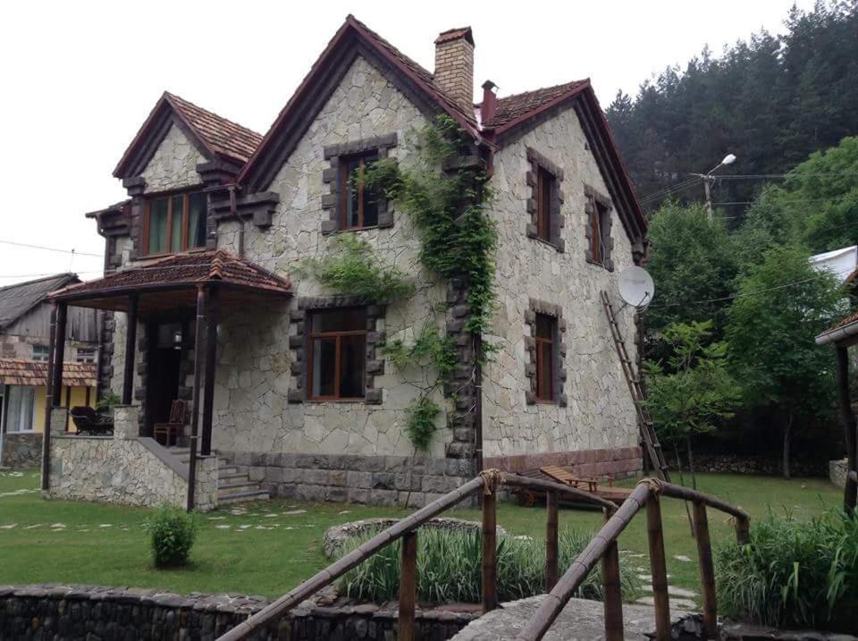 Bed and Breakfast Eco Garden Dilidschan Exterior foto