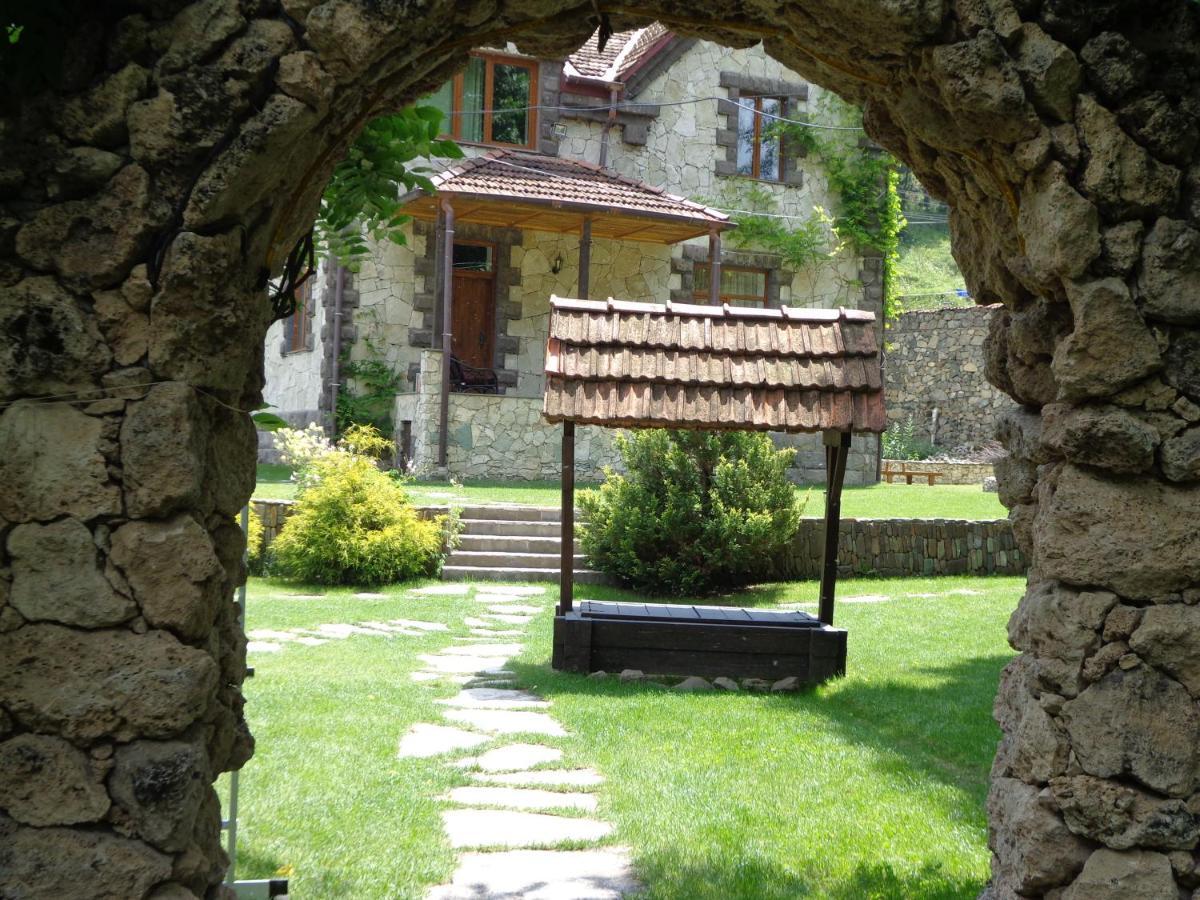 Bed and Breakfast Eco Garden Dilidschan Exterior foto