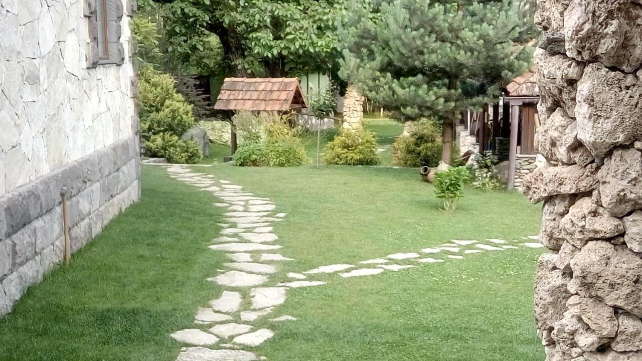 Bed and Breakfast Eco Garden Dilidschan Exterior foto